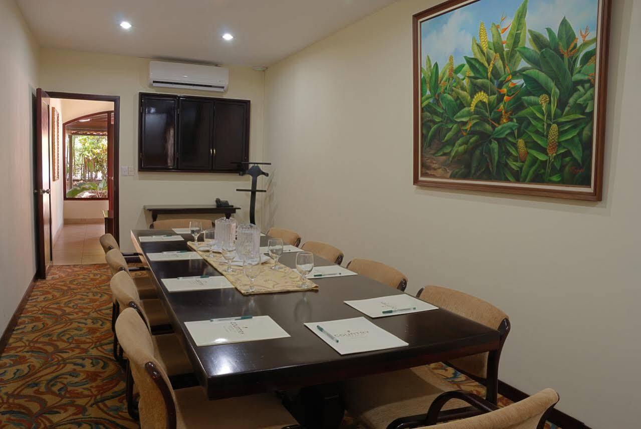 Country & By Radisson, Aeropuerto, Costa Rica 4*